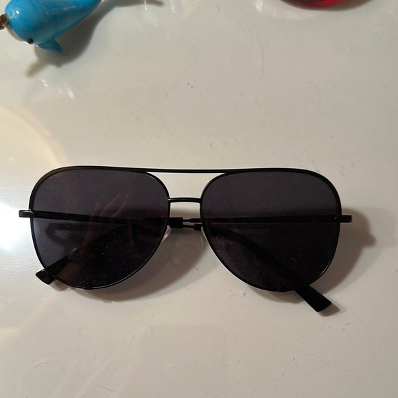 Accessories - Black Aviator Sunglasses